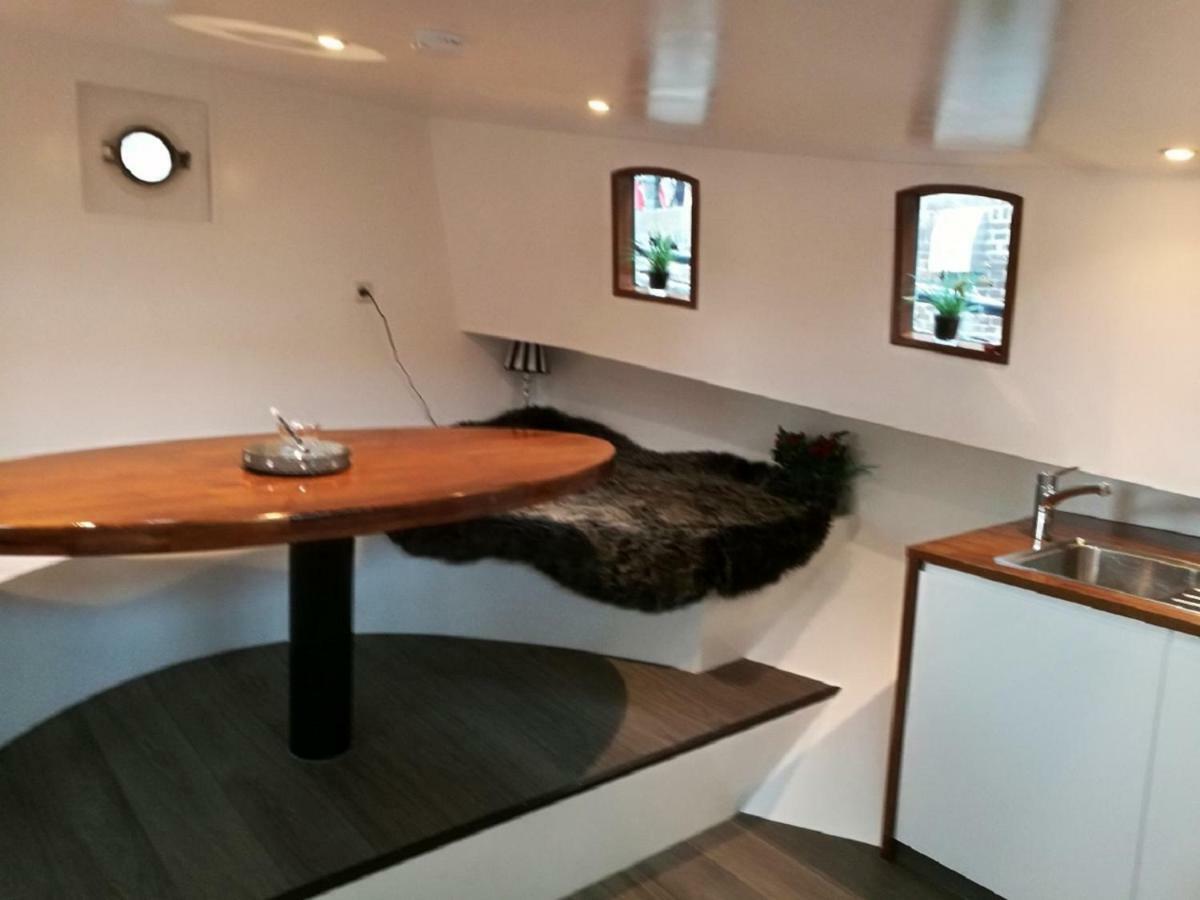 דירות אמסטרדם Houseboat Rose מראה חיצוני תמונה