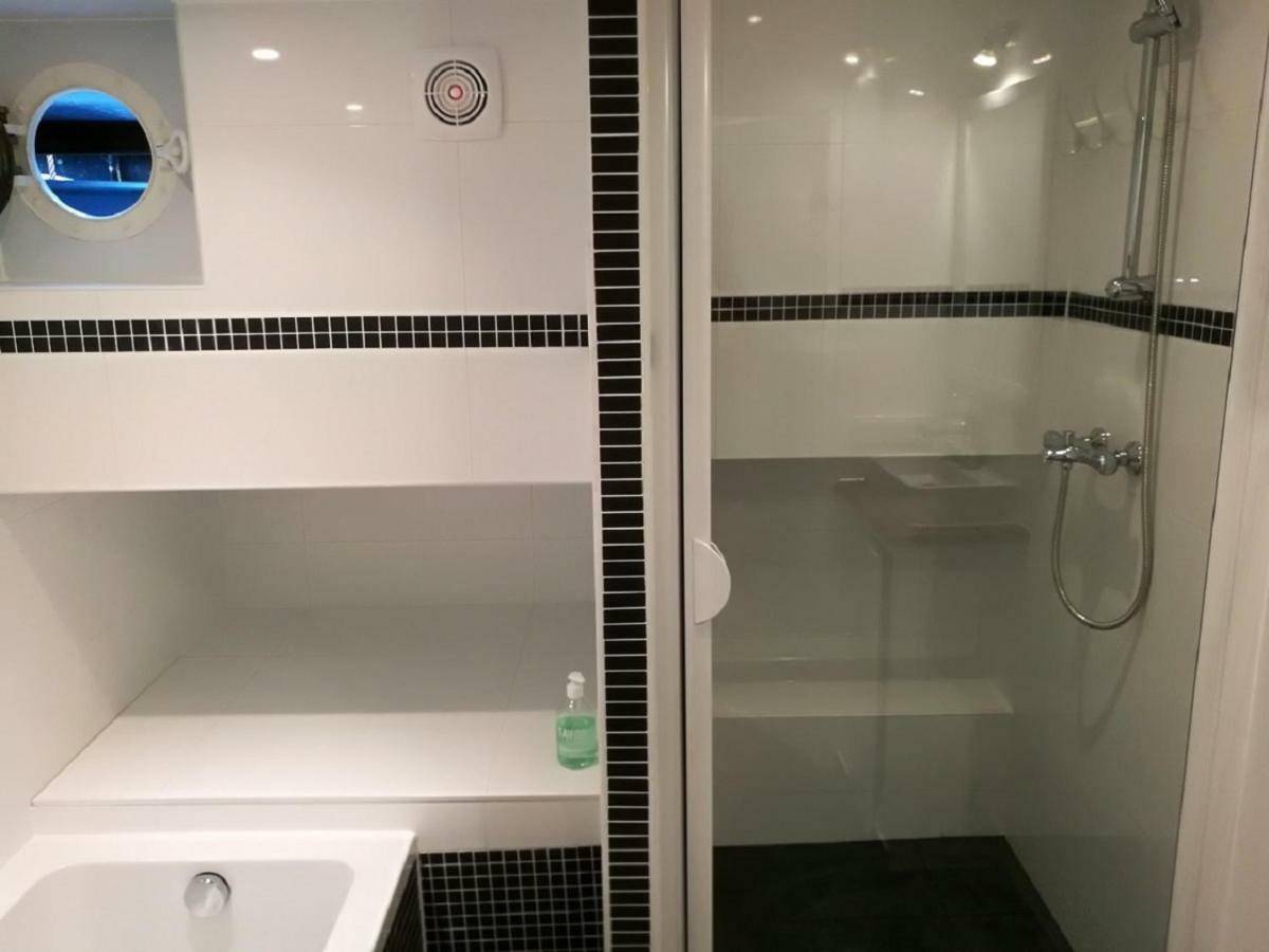דירות אמסטרדם Houseboat Rose מראה חיצוני תמונה