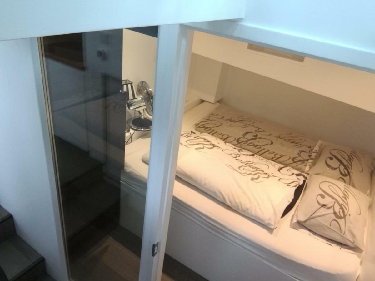 דירות אמסטרדם Houseboat Rose מראה חיצוני תמונה